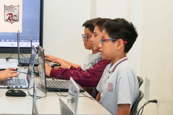 🔹Creando y programando ¡Sin límites! 💻✨
