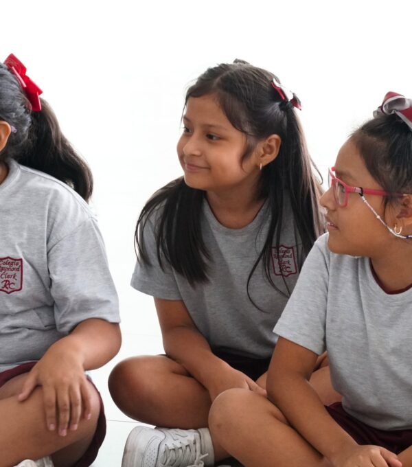 ¡Club Bíblico «Guardianes de la FE» con nuestros estudiantes de 4to a 6to de primaria!