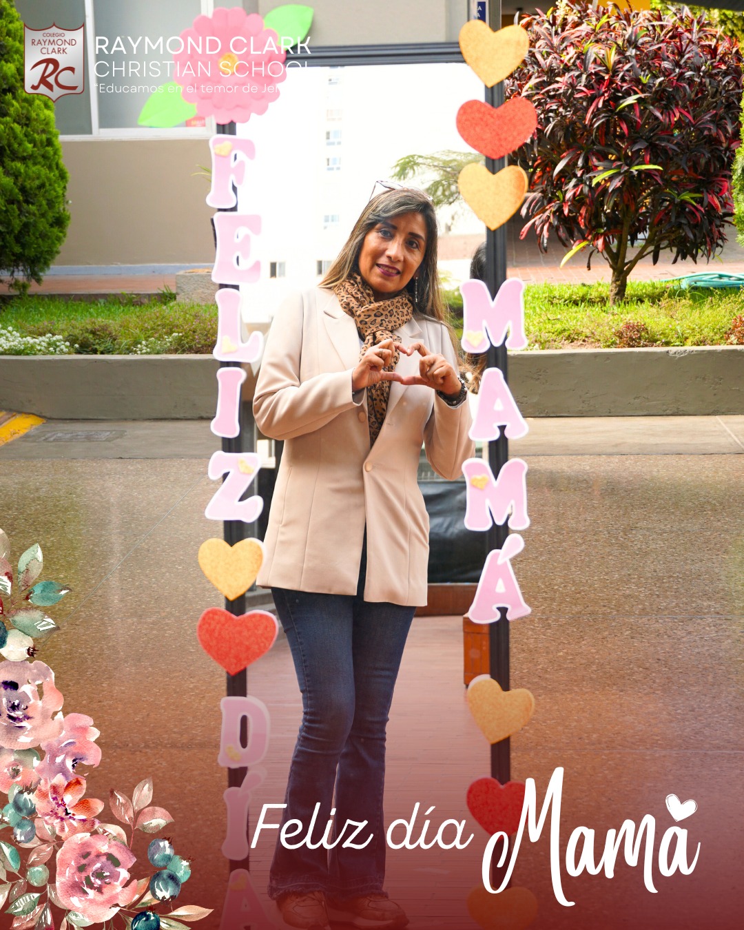 💐✨ Invitamos a nuestras queridas mamitas del nivel secundaria a verse reflejadas en el espejo.