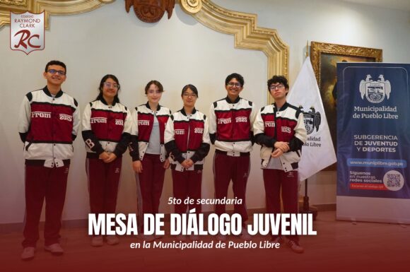 🗣️ Nuestros alumnos de 5to de secundaria participaron en una Mesa de Diálogo Juvenil